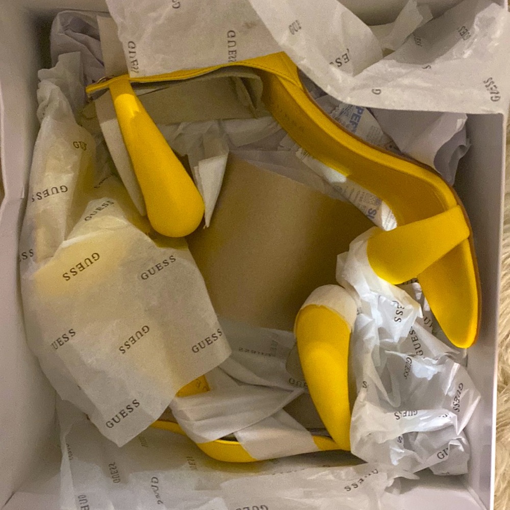 Guess Gwkeiri Stiletto Sandals Size 6.5 Never worn.